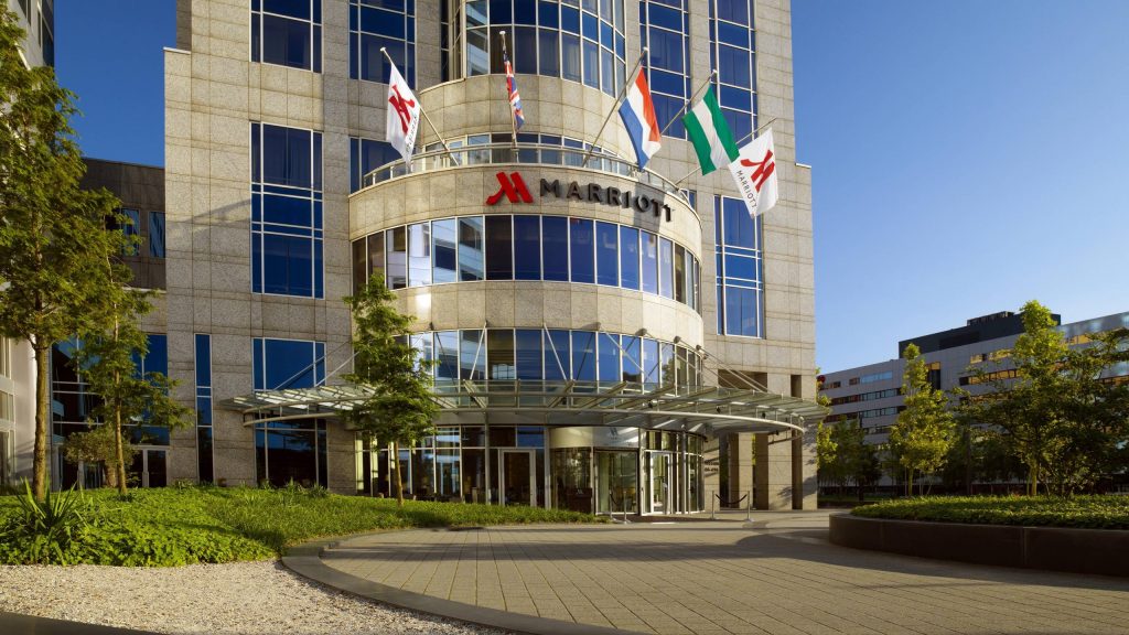 Rotterdam Marriott 01 Exterior Entrance 1