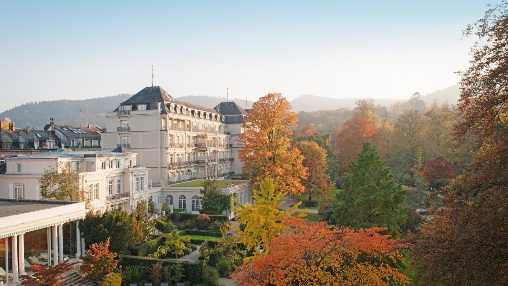 Brenners Park-Hotel in Baden-Baden im Herbst