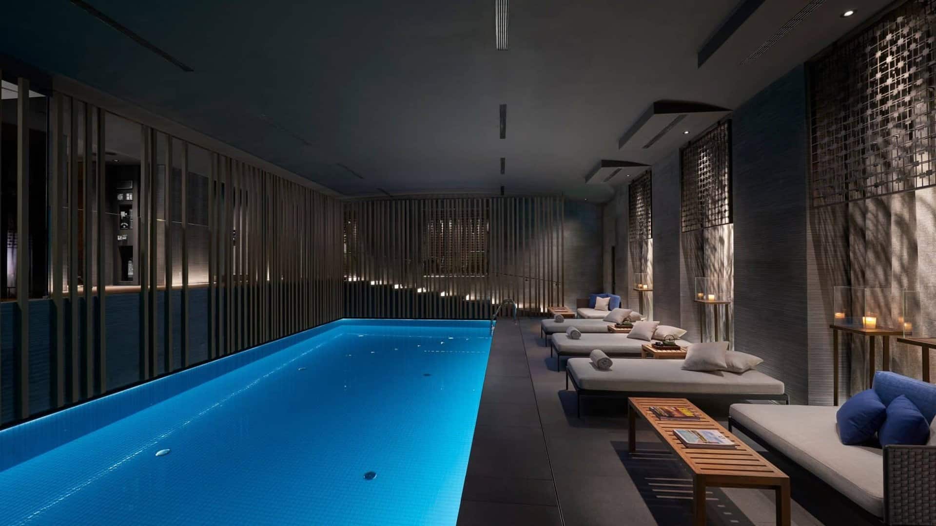Indoor-Pool im Mandarin Oriental Mailand