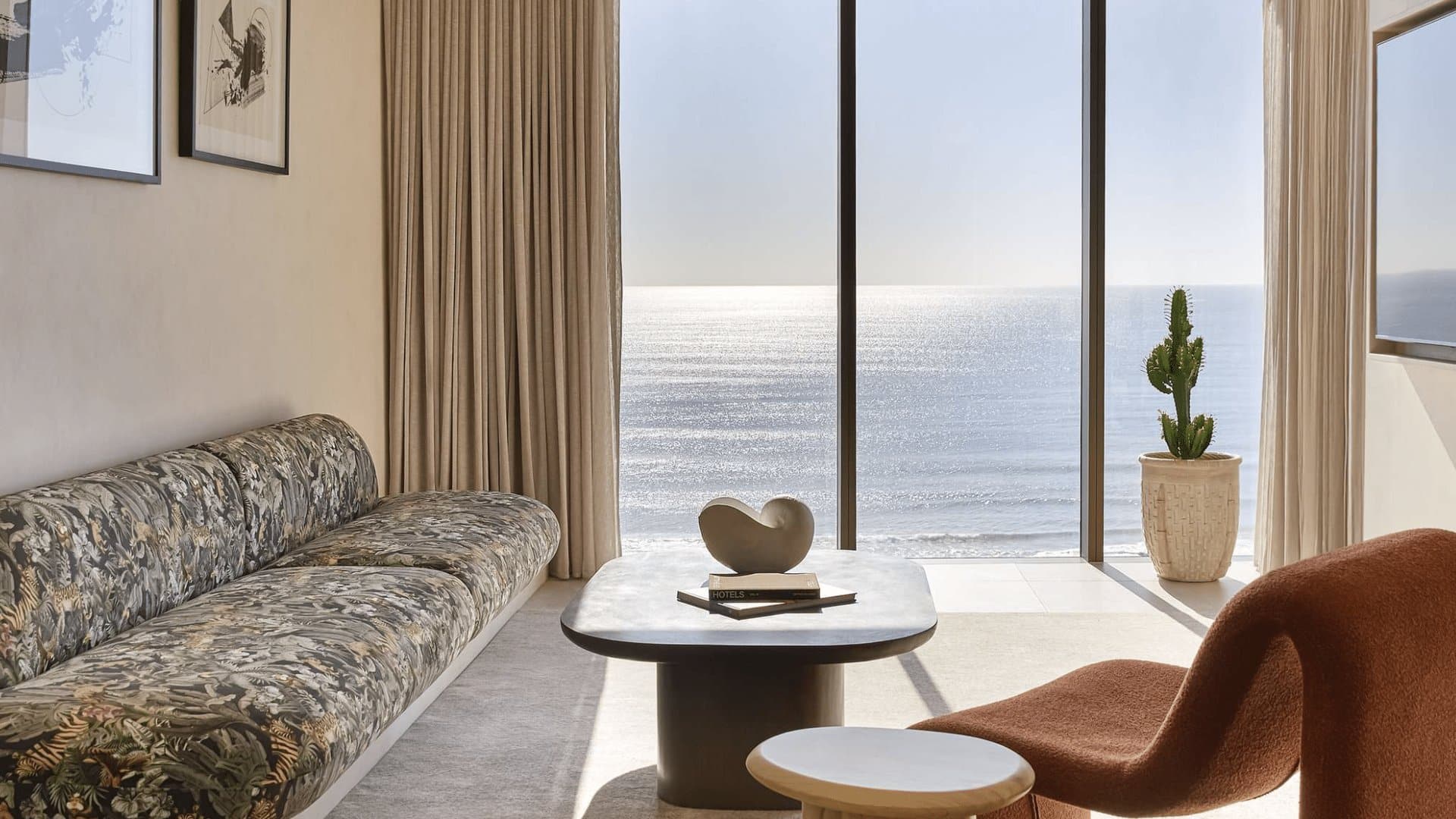 Wohnbereich mit Meerblick im Mondrian Gold Coast