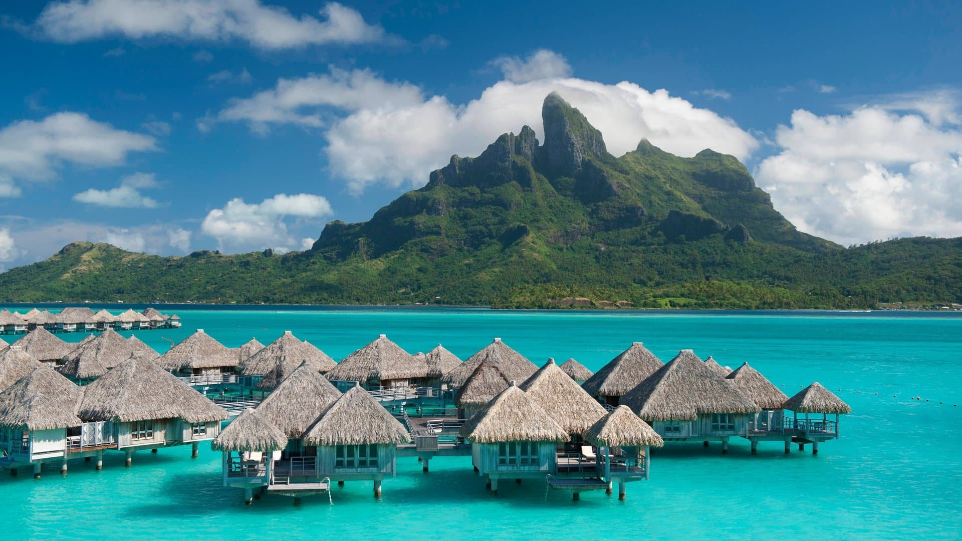 Überwasservillen im St. Regis Bora Bora