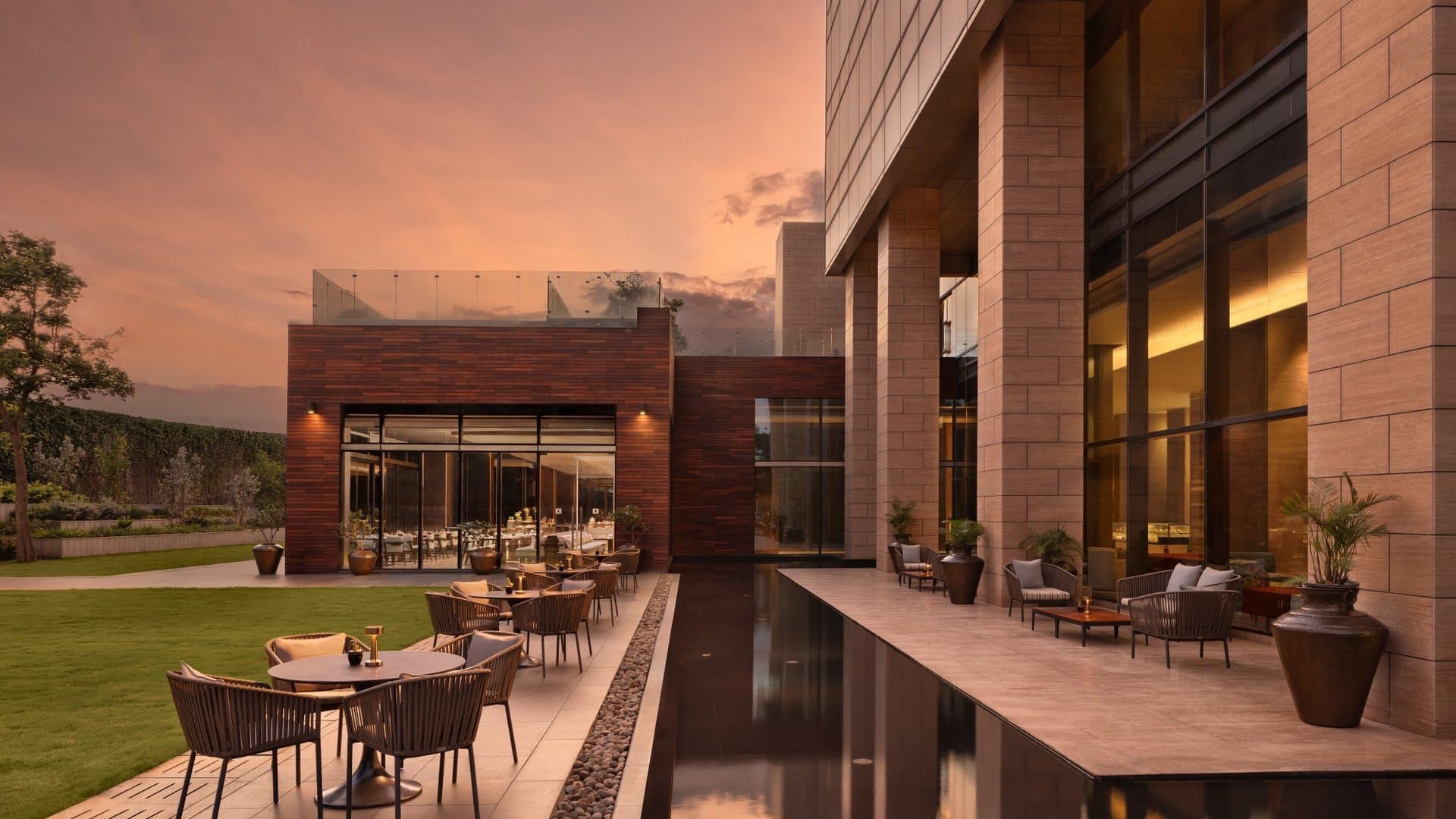 The Den Bengaluru LXR Terrasse The Creek